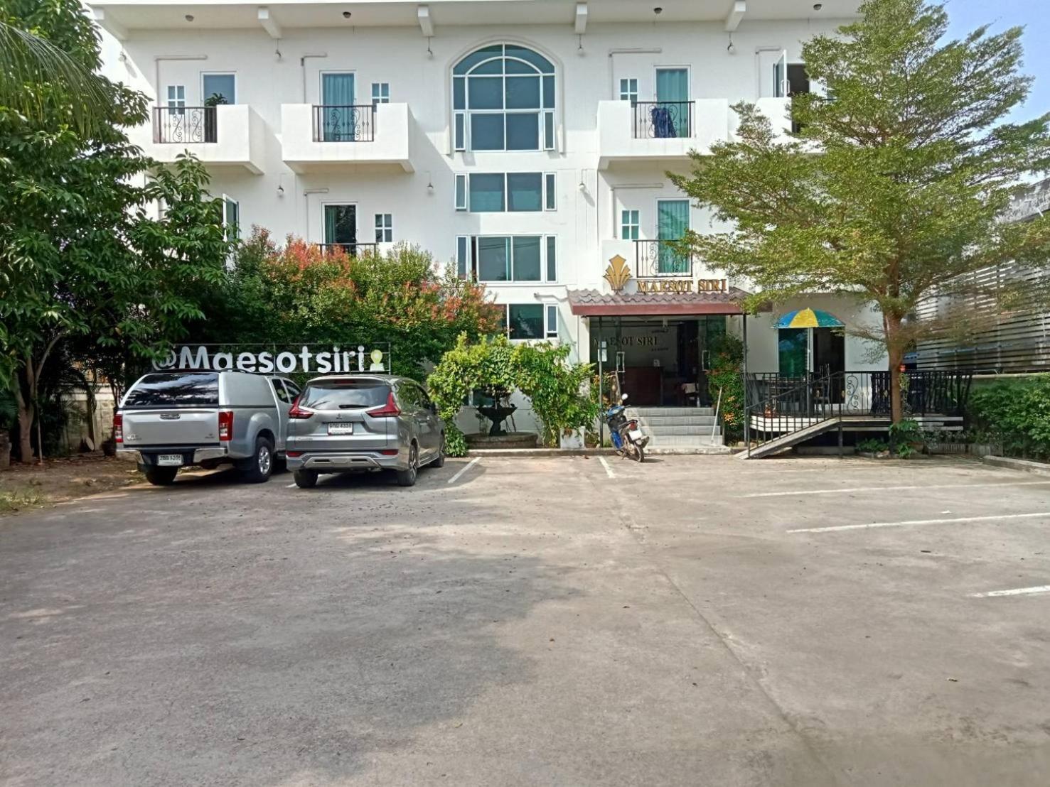 Hotel Maesot Siri Mae Sot Exterior foto