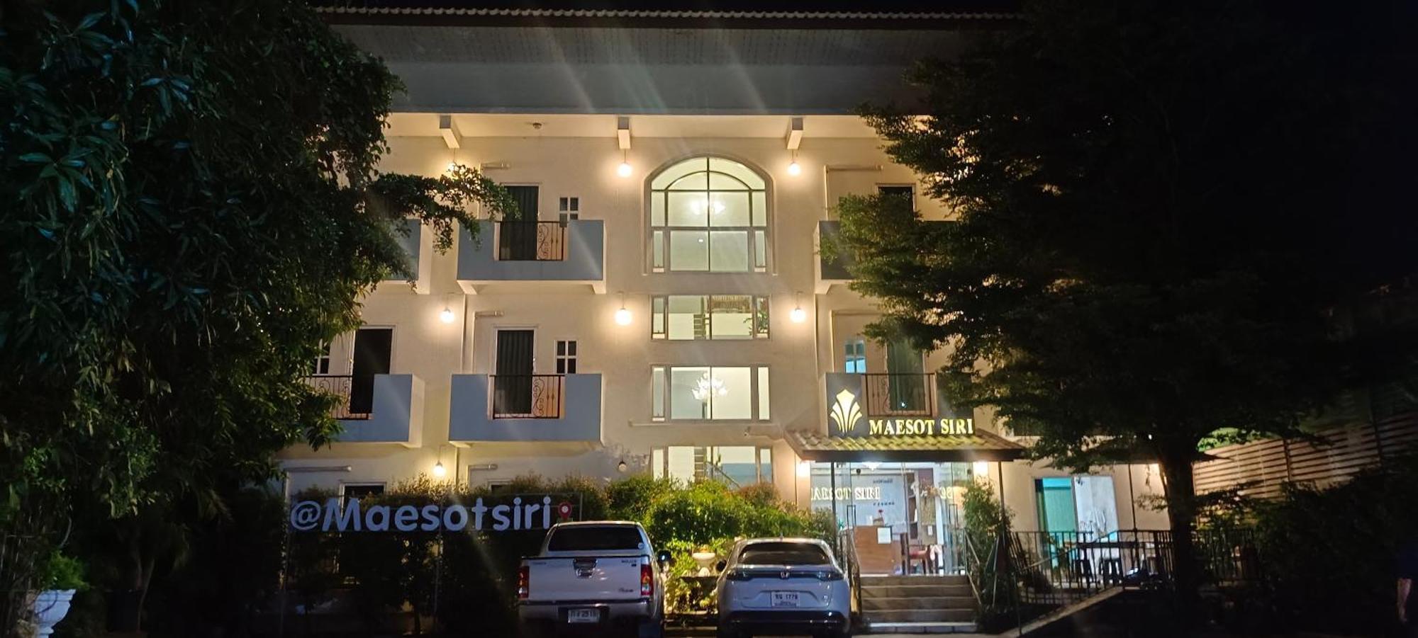 Hotel Maesot Siri Mae Sot Exterior foto