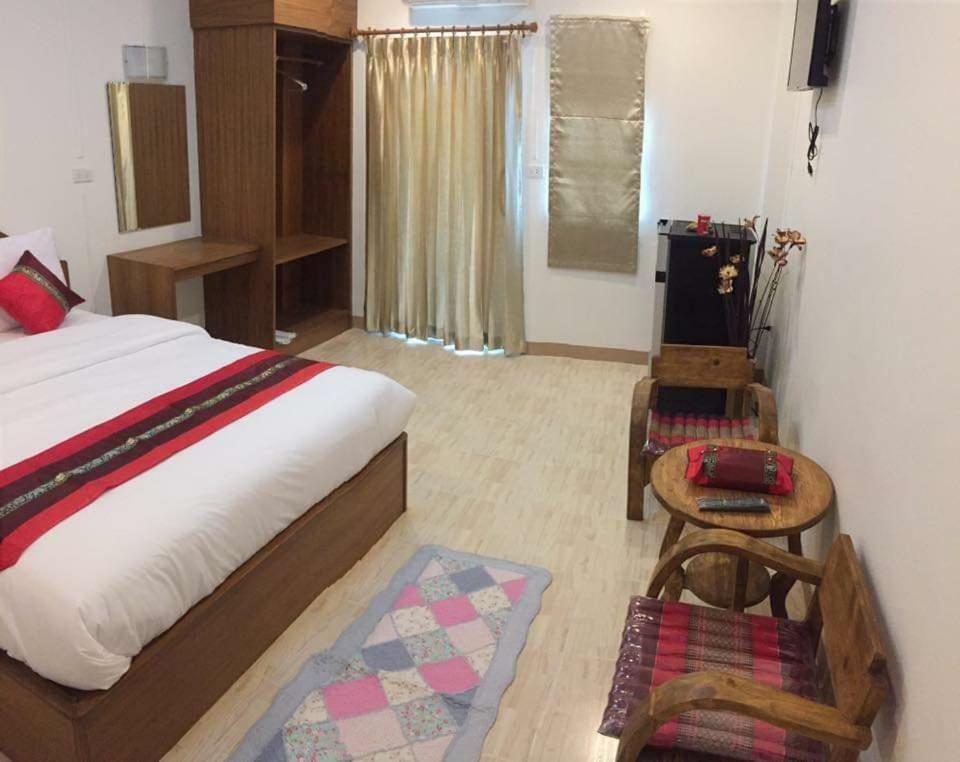 Hotel Maesot Siri Mae Sot Exterior foto